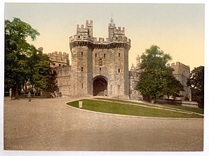 Local landmarks, global stories: the ‘glocal’ Lancaster history tour